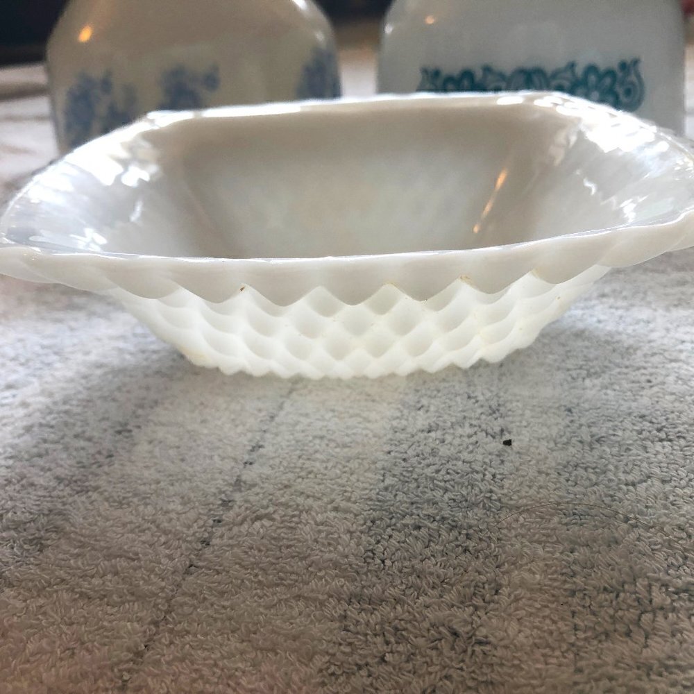 Vintage Anchor Hocking Milk Glass Candy Dish Decorative Bowl Vintage